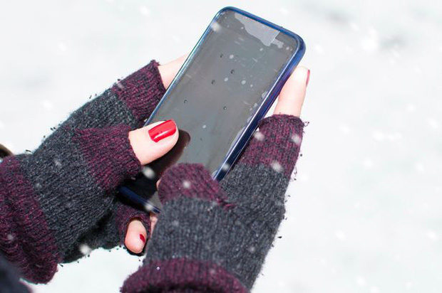 Vì sao cứ mùa đông là pin điện thoại lại tụt nhanh khủng khiếp? - Ảnh 2.