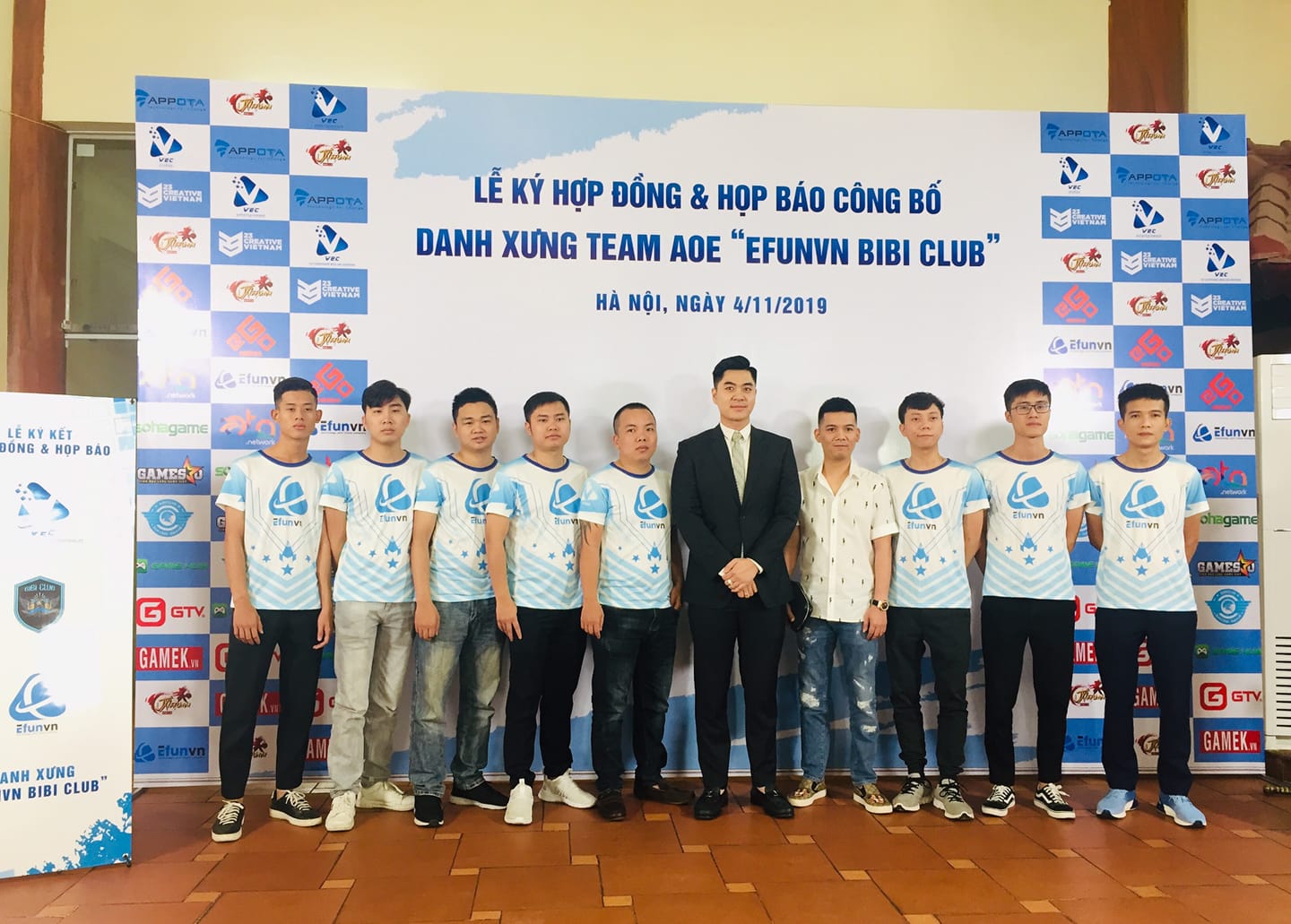 AoE: BiBi - 'Tôi sẽ tiếp tục thay máu đội hình vì thời điểm này BiBi Club thật sự cần tới những nhân tố mới có đủ đam mê'