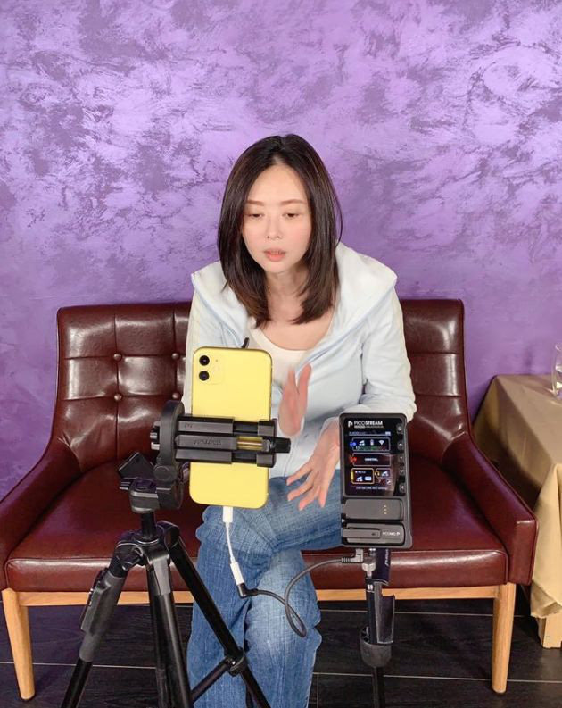 Biểu tượng gợi cảm lấy tài xế Uber kém 15 tuổi: Không sinh nổi con, bị bệnh tật hành hạ, sụt 10 kg - Ảnh 3.