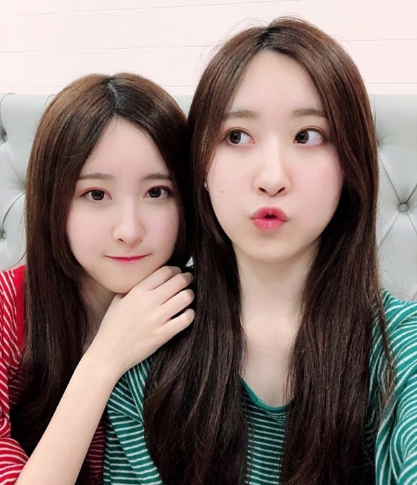 Một tuổi đã được coi là cặp song sinh đẹp nhất châu Á, 17 năm sau hai cô nàng vẫn mang vẻ đẹp thiên thần - Ảnh 3.