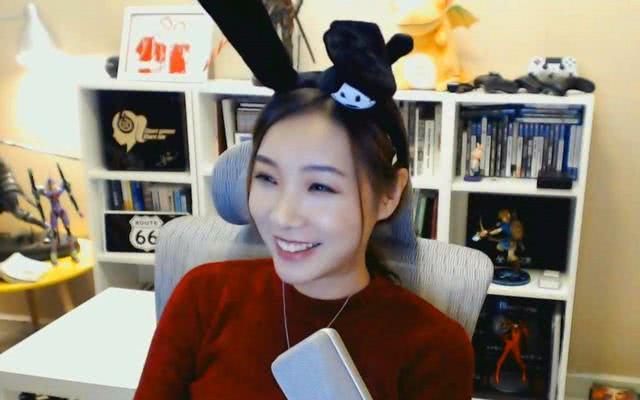 Thủ khoa đại học, tốt nghiệp thạc sĩ, nàng hot girl bất ngờ lựa chọn trở thành streamer, bị cả họ phản đối và cái kết khiến tất cả ngỡ ngàng - Ảnh 4.