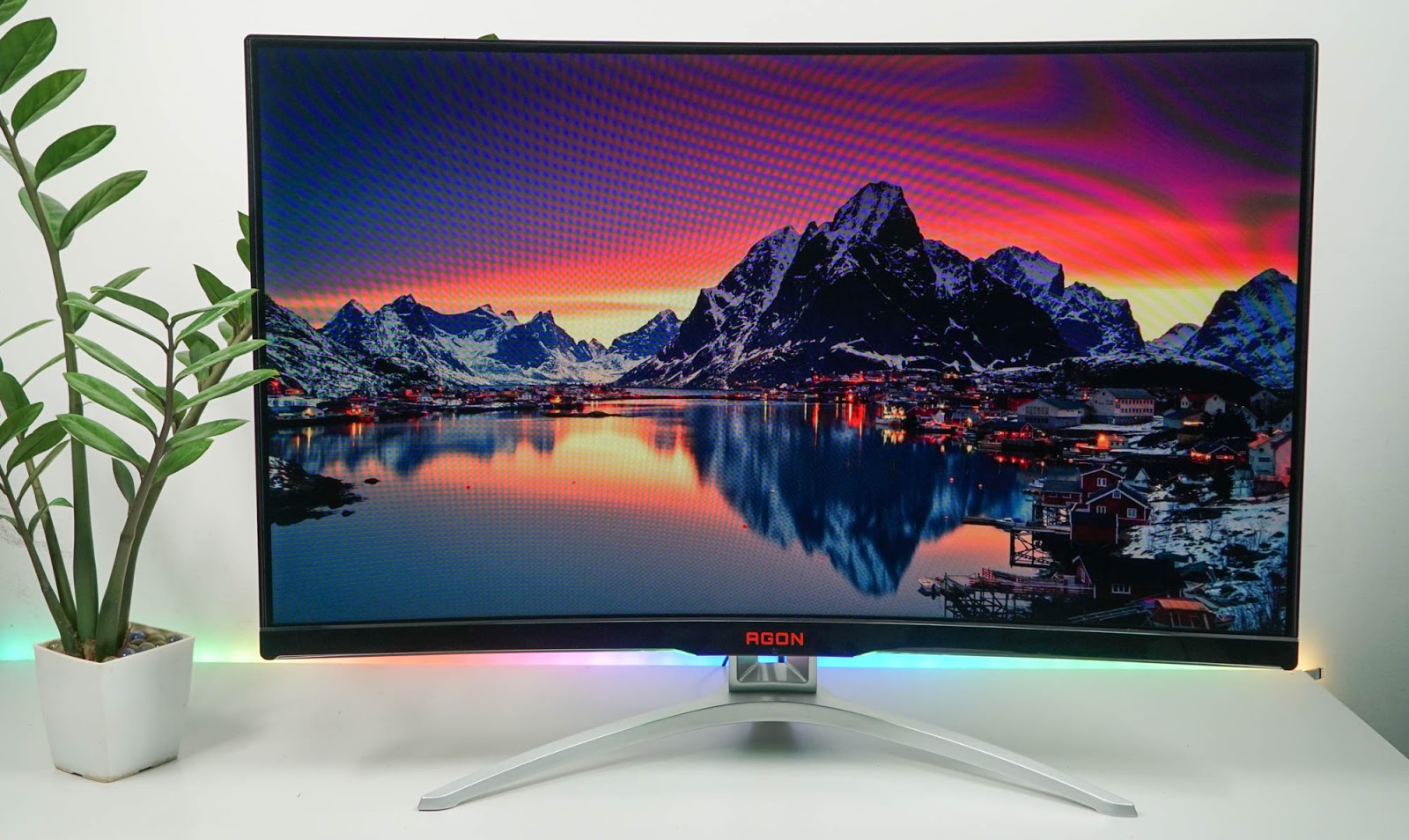 AOC AGON AG322FCX1 - Màn hình 32 inch to đùng siêu mượt mà cho game thủ