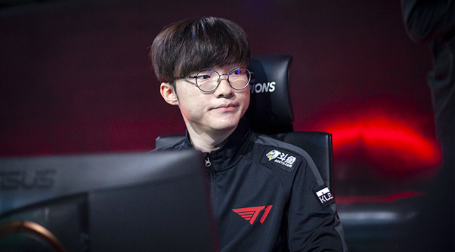 Cộng đồng dậy sóng vì T1 của 'chủ tịch' Faker bật bãi khỏi top 10 team mạnh nhất thế giới