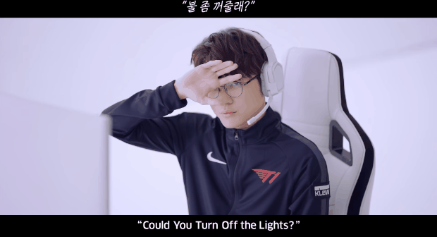 KLEVV và T1 tung TVC quảng cáo, câu thả thính &quot;em tắt đèn đi được không&quot; của Faker nổi rần rần, viral khủng khiếp trên diễn đàn LOL Hàn Quốc