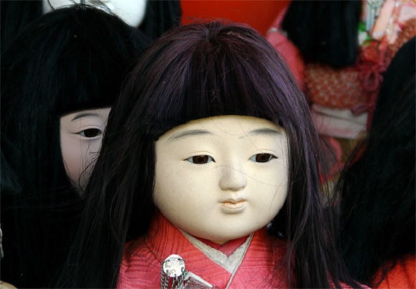 Khoa học vén màn bí ẩn trong truyền thuyết búp bê mọc tóc của Nhật Bản