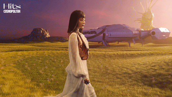 Cắt tóc ngắn khác lạ, Địch Lệ Nhiệt Ba khiến fan sốc nặng, không nhận ra thần tượng - Ảnh 5.