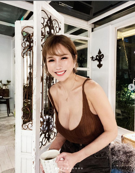 Hot girl kiêm mẫu nội y đình đám diện trang phục táo bạo ở sân bay khiến fan lo lắng - Ảnh 6.