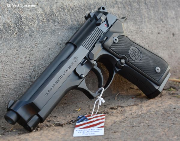 Beretta 92: Mẫu súng ngắn nổi danh đến từ quê hương của các ông trùm có gì đặc biệt?