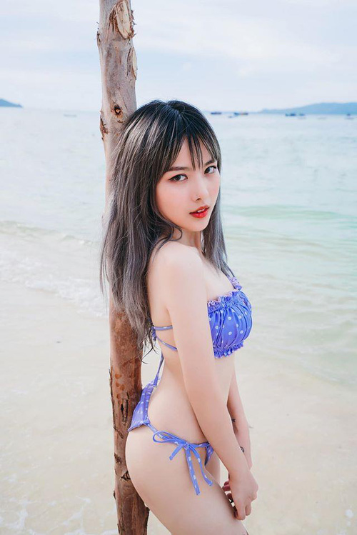 Khi dàn nữ streamer thả dáng với bikini, không vòng eo con kiến thì cũng vòng 3 cực nóng bỏng! - Ảnh 8.