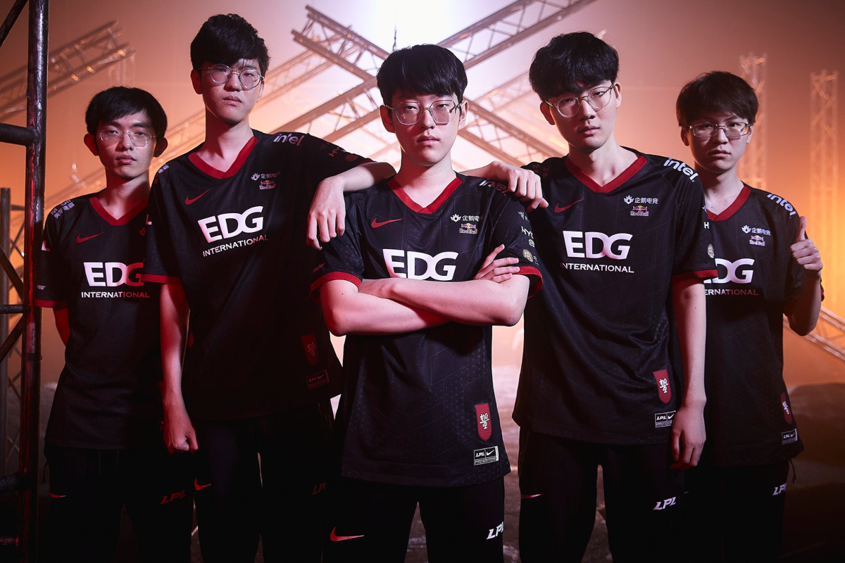 EDG lần đầu tiên vào Bán Kết CKTG trong lịch sử sau trận &quot;derby LPL&quot;, RNG vỡ mộng &quot;ăn 3&quot;