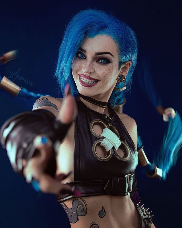 Các fan bấn loạn với loạt ảnh cosplay nhân vật Jinx trong siêu phẩm Arcane, đẹp đến ngỡ ngàng - Ảnh 11.