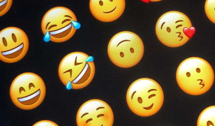 Top 10 emoji được người dùng MXH sử dụng nhiều nhất năm 2021