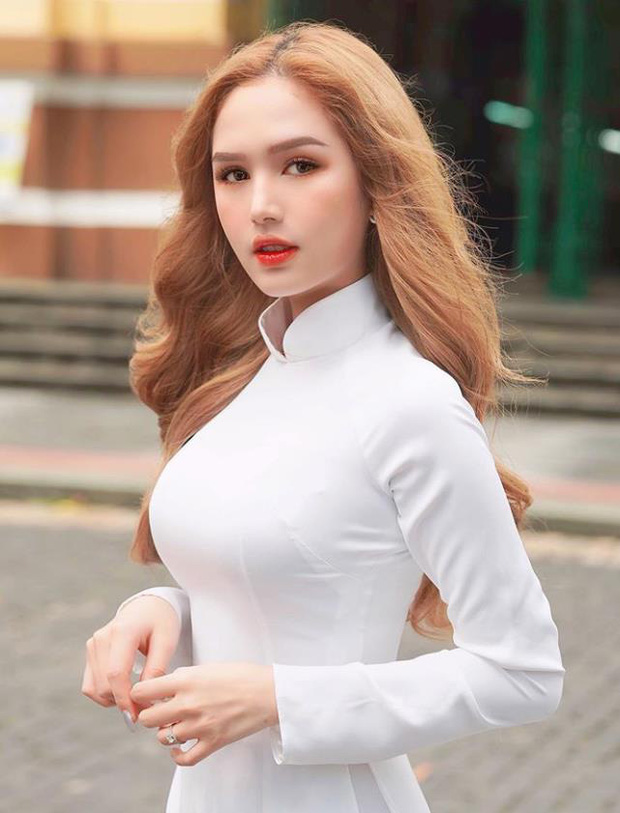 Đọ sắc trong tà áo dài trắng tinh khôi, các hot girl Esports hoá “nàng thơ trong sáng - Ảnh 13.