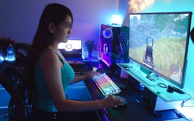 Cày game &quot;hardcore&quot; đến mấy, các nữ streamer cũng nên tránh thói quen này nếu không muốn &quot;ôm hận&quot; về sau