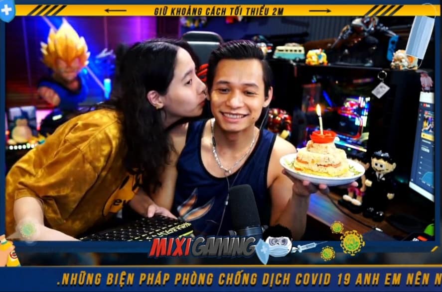 Đón sinh nhật &quot;đặc biệt&quot;, Độ Mixi vẫn khiến fan ganh tỵ, phát “cẩu lương&quot; ngay trên sóng