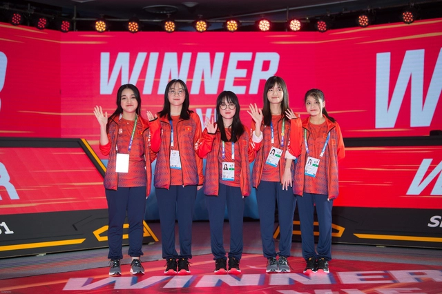 Hiên ngang bước vào Chung kết, đội tuyển Tốc Chiến nữ Việt Nam quyết tâm trở thành những cô gái vàng - Ảnh 14.