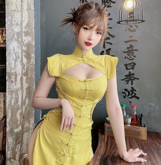 Hết o ép vòng 1 lại đến mốt thả rông, 2 hot girl Việt liên tục lên báo nước ngoài, càng ngắm càng yêu - Ảnh 15.