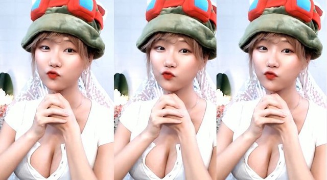 Cosplay Teemo trên sóng, nữ streamer LMHT khiến fan ngỡ ngàng: Từ lúc nào mà nấm của Teemo siêu to khổng lồ thế - Ảnh 6.