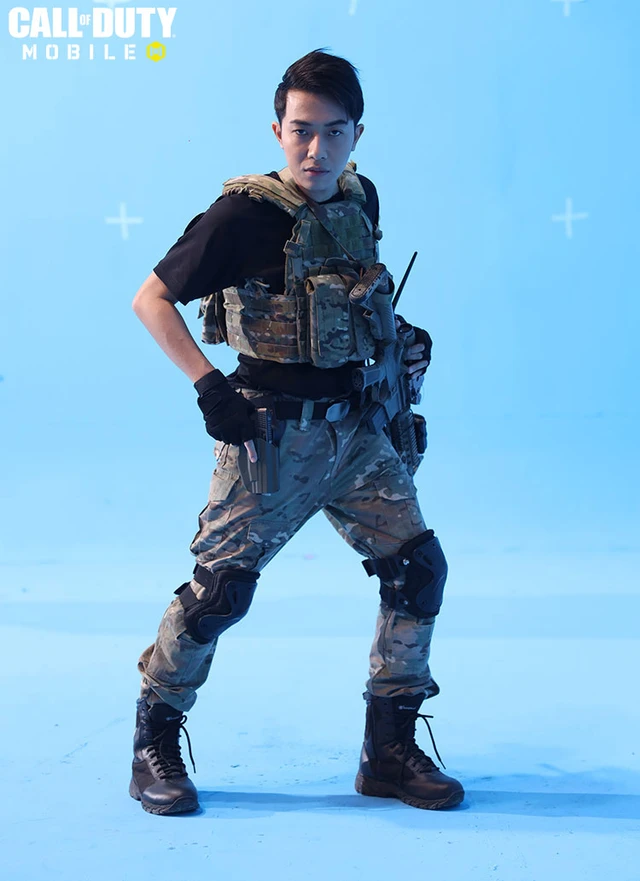 Đã mắt với chùm ảnh Cris Phan và vợ hot girl trong trang phục chiến binh Call of Duty: Mobile VN - Ảnh 2.