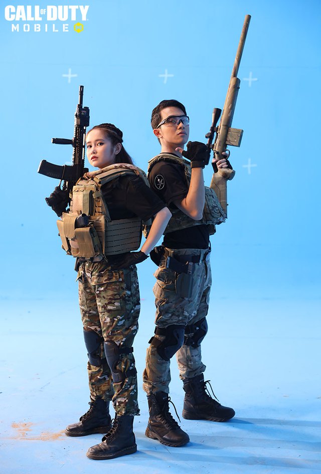Đã mắt với chùm ảnh Cris Phan và vợ hot girl trong trang phục chiến binh Call of Duty: Mobile VN - Ảnh 4.