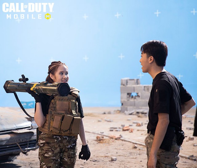 Đã mắt với chùm ảnh Cris Phan và vợ hot girl trong trang phục chiến binh Call of Duty: Mobile VN - Ảnh 7.