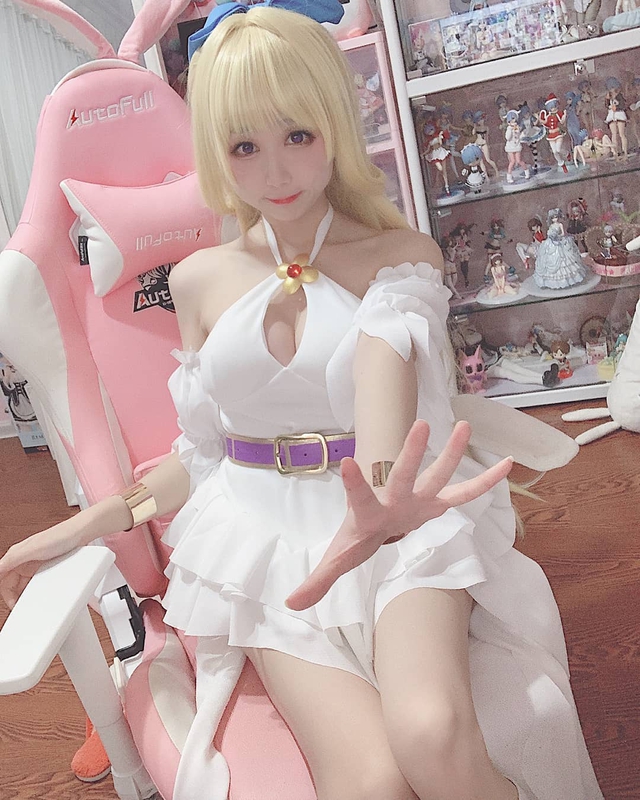 Mặt học sinh nhưng vóc dáng phụ huynh, cô nàng streamer khiến fan thừa nhận: Idol chẳng giỏi gì đặc biệt, nhưng chỉ cần lên sóng là đủ vui rồi - Ảnh 7.