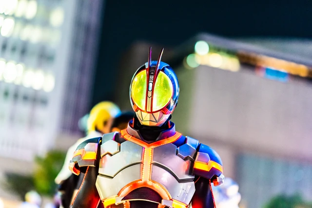 Lác mắt trước độ chịu chơi của cosplayer khi hóa thân thành Kamen Rider Faiz - Ảnh 18.