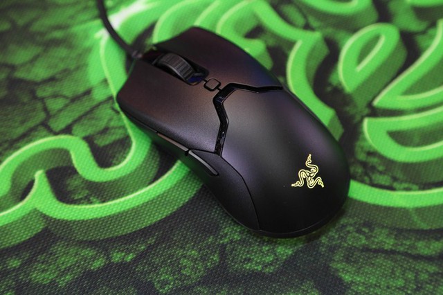 Trên tay chuột gaming Razer Viper Mini: Siêu nhẹ, nhỏ nhưng võ công thượng thừa - Ảnh 2.