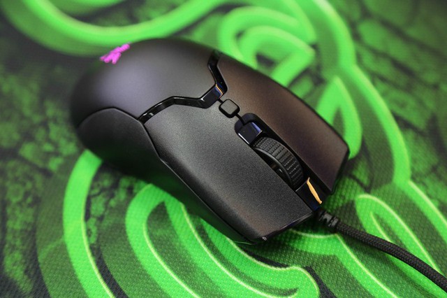 Trên tay chuột gaming Razer Viper Mini: Siêu nhẹ, nhỏ nhưng võ công thượng thừa - Ảnh 4.