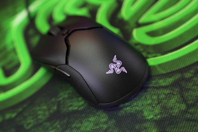 Trên tay chuột gaming Razer Viper Mini: Siêu nhẹ, nhỏ nhưng võ công thượng thừa - Ảnh 1.