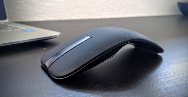 8 mẹo nhỏ giúp laptop của bạn lâu bị chai pin - Ảnh 2.