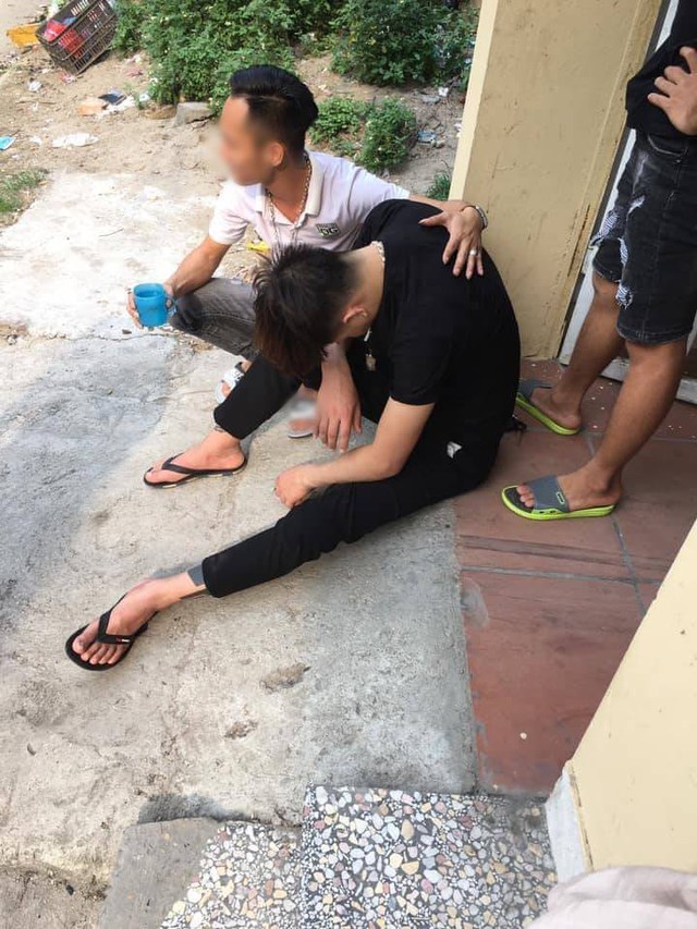 Đi tận 300km gặp mặt mới biết bạn gái đã có chồng và hai con, anh chàng ngồi khóc nức nở suốt 4 tiếng, cộng đồng mạng cảm thán Tuổi trẻ chưa trải sự đời - Ảnh 2.