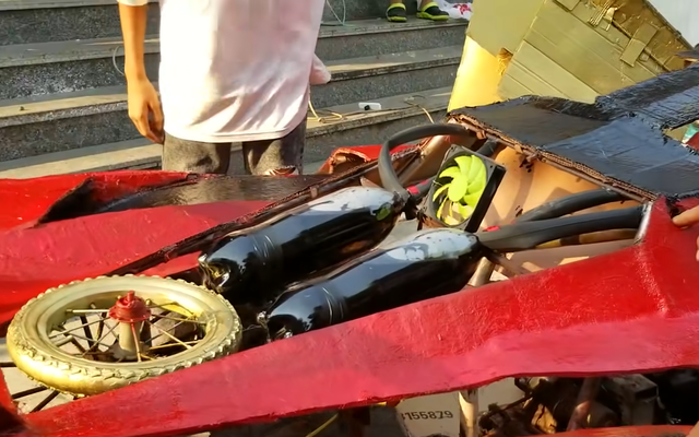 Chế tạo các siêu xe như Bugatti, Ferrari với giá vài triệu đồng, nhóm Youtuber Việt bất ngờ lên báo Tây, được cộng đồng mạng tán thưởng hết lời - Ảnh 2.