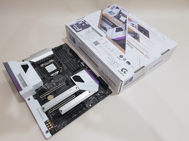 Trên tay Gigabyte Z490 Vision G: bo mạch chủ dành cho người sáng tạo nội dung nhưng lại cực hợp với game thủ - Ảnh 2.