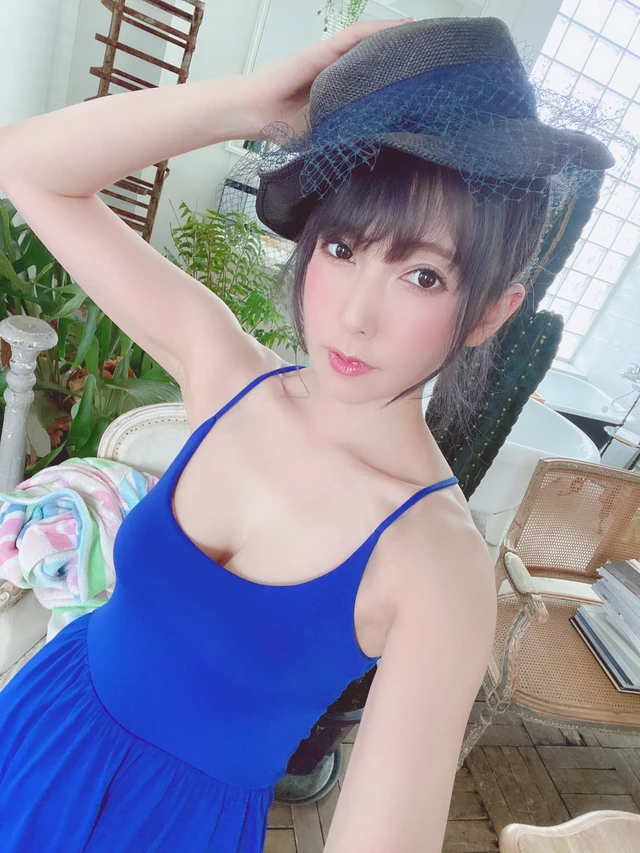 Yui Hatano khoe fan hâm mộ xây trường quay phim 18  trong game - Ảnh 2.