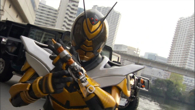 Ngắm bộ ảnh cosplay Kamen Rider The Bee siêu đẳng cấp của các fan - Ảnh 2.
