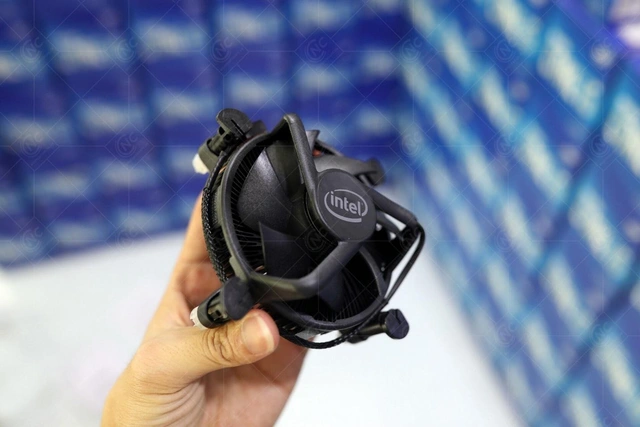Intel “remaster” tản stock với màu đen thanh lịch, sử dụng lõi đồng, TDP 80W - Ảnh 1.