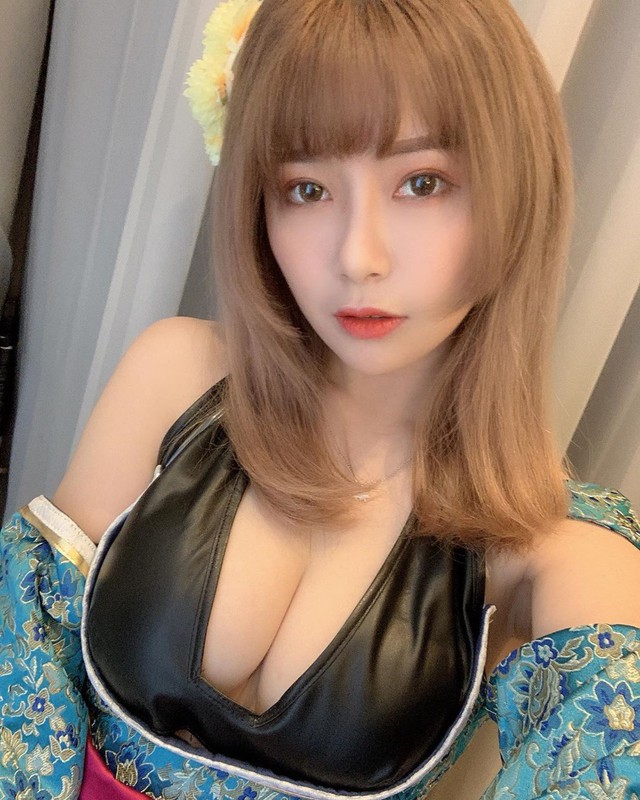 Đăng ảnh đánh đố fan đây là ngực hay đầu gối, cô nàng streamer khiến tất cả phải bất ngờ khi tung ra đáp án - Ảnh 4.