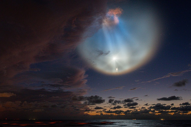 Màn phóng tàu thành công của SpaceX gây ra mây dạ quang - hiện tượng thiên nhiên hiếm gặp và đẹp mê hồn - Ảnh 4.