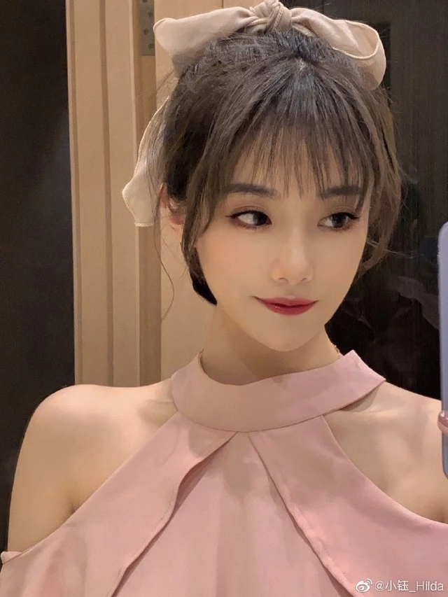 LMHT: Cặp đôi hot nhất LPL lần đầu phỏng vấn nhau trên sân khấu, dân tình chỉ biết đổ rạp vì quá đẹp đôi - Ảnh 6.