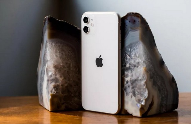 iPhone 12 sẽ có phiên bản rẻ bất ngờ, giá thấp hơn cả iPhone 11? - Ảnh 1.