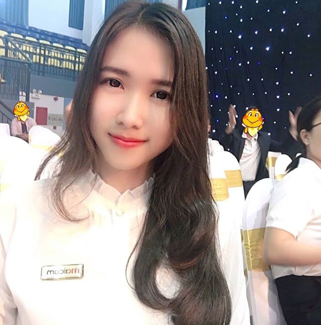 Cười ra nước mắt với pha solo xịt đồ: Chàng đập 1 cái, nàng gõ 1 cái, dắt tay nhau full bộ về... 0 - Ảnh 5.