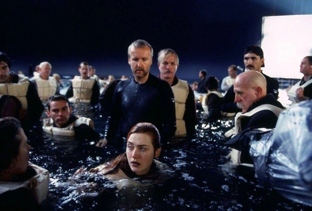 Những hình ảnh hậu trường thú vị chưa bao giờ công bố của Titanic - Ảnh 6.