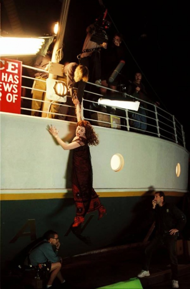 Những hình ảnh hậu trường thú vị chưa bao giờ công bố của Titanic - Ảnh 8.