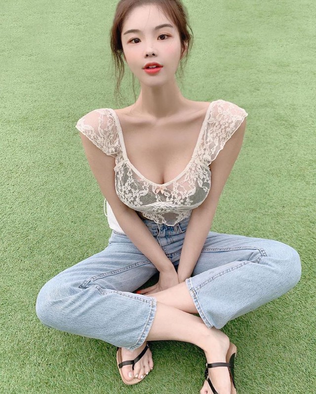 Chỉnh sửa ảnh quá đà và bị phản damage, nàng hot girl nhận cơn mưa gạch đá từ phía fan hâm mộ - Ảnh 4.