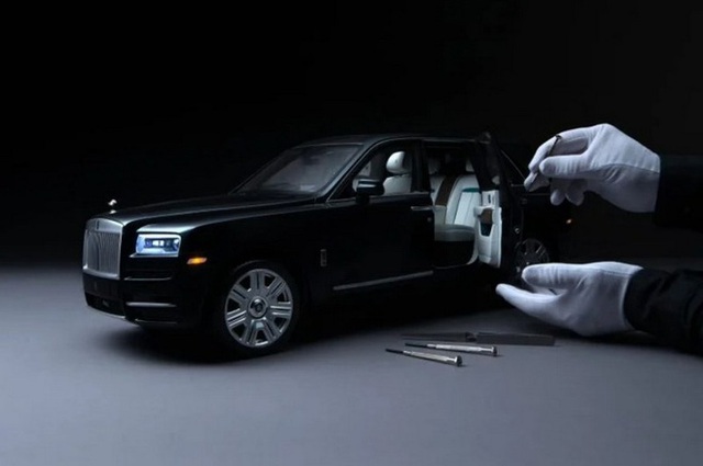 Ngắm Rolls Royce Cullinan phiên bản mô hình có giá sương sương bằng một chiếc xe hơi thật - Ảnh 4.