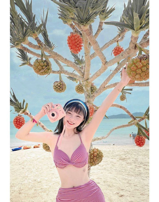 Khi dàn nữ streamer thả dáng với bikini, không vòng eo con kiến thì cũng vòng 3 cực nóng bỏng! - Ảnh 1.