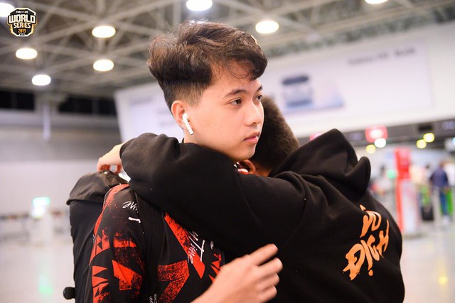 Top 3 soái ca Đấu Trường Sinh Tồn 2020: Vừa đẹp trai, chơi game hay lại còn đa tài - Ảnh 6.