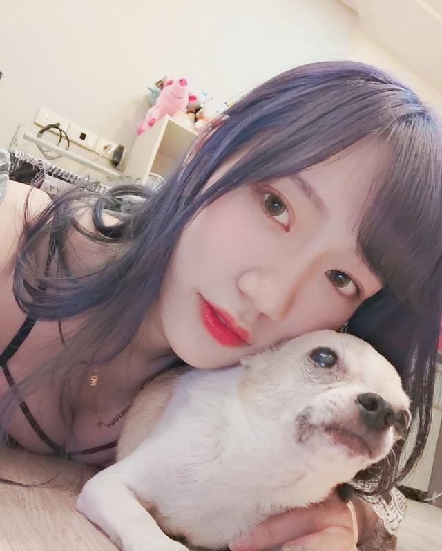 Đăng ảnh check in với chó mèo, nàng hot girl khiến cộng đồng mạng cảm thán Xin được làm thú cưng của cậu - Ảnh 3.