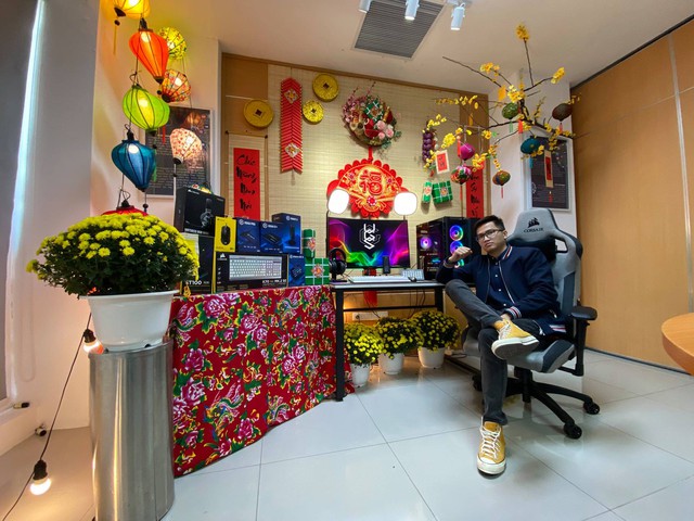 Đầu tư thiết bị làm streamer, ông bố nhìn con lấy “diễn đàn” mà không thể thốt lên lời - Ảnh 3.